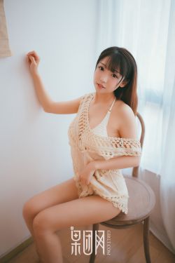 美女扒开尿口给男人看